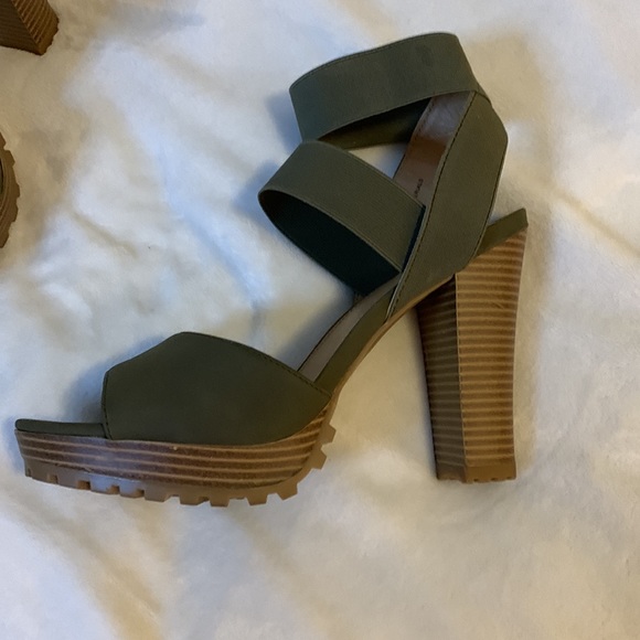 Shoes - Picture 2 of 5